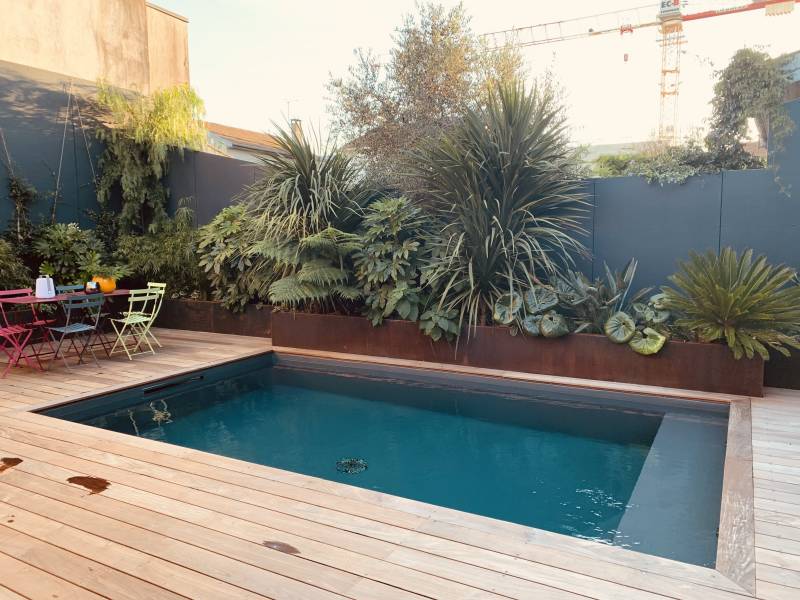 Aménagement d'une terrasse et des abords d'une piscine à Bordeaux