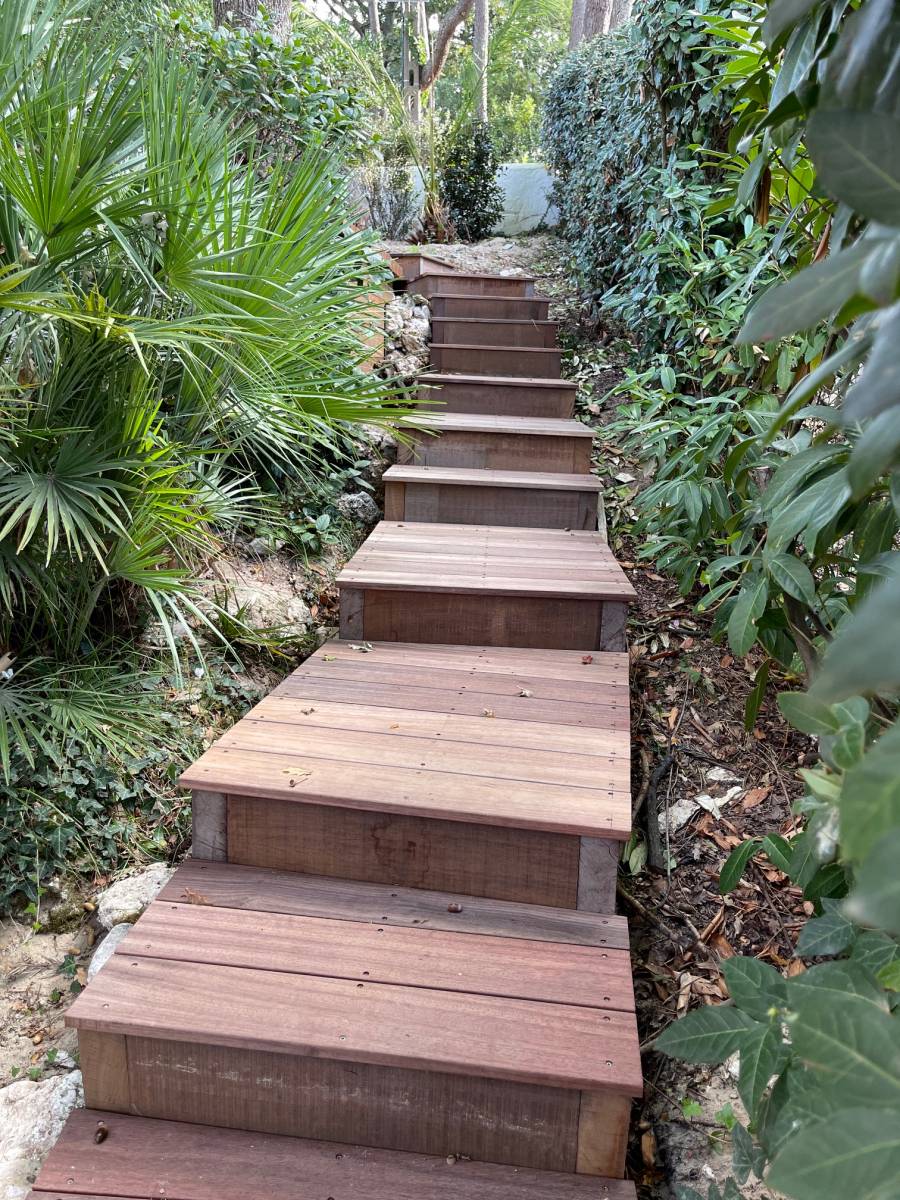 Escaliers en Bois sur le Bassin d'Arcachon et le Cap Ferret
