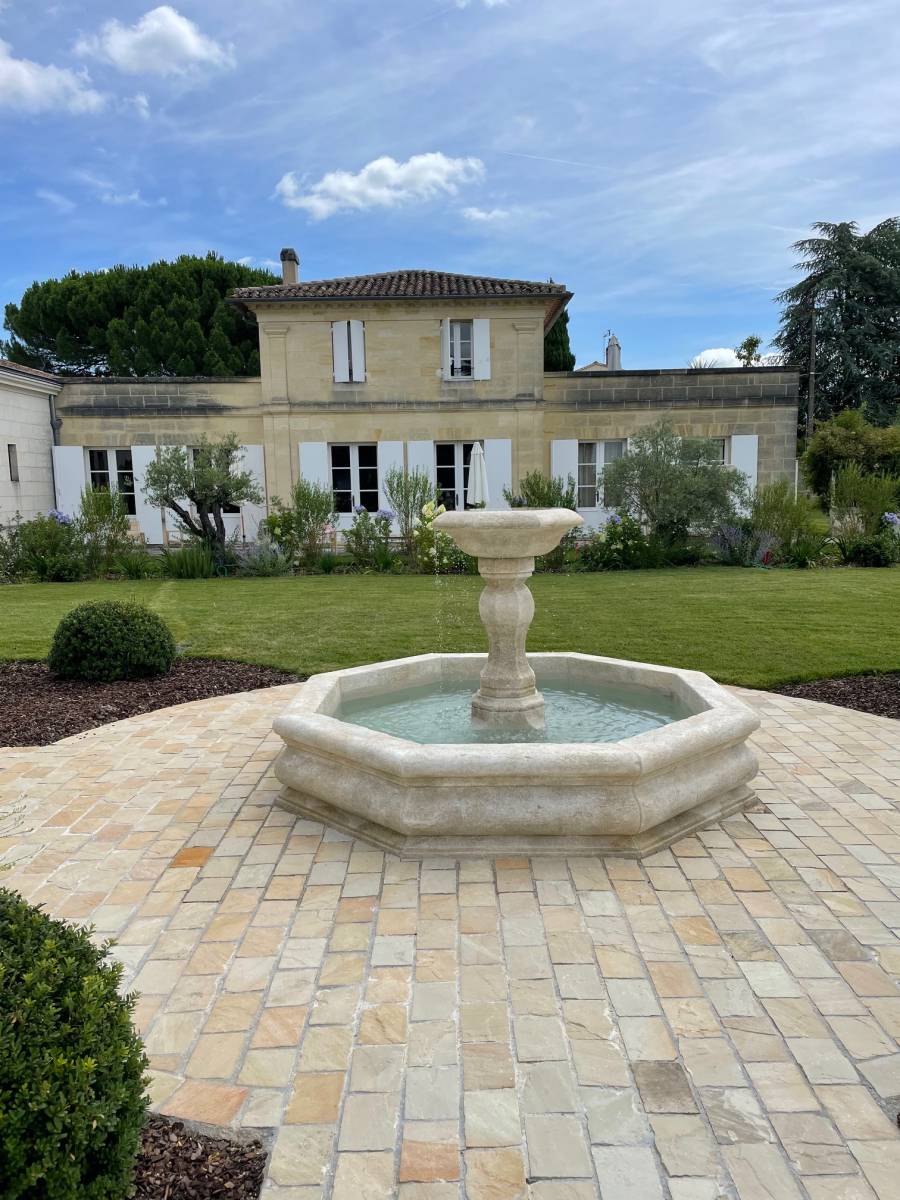 Installation d'une fontaine à eau proche de Bordeaux