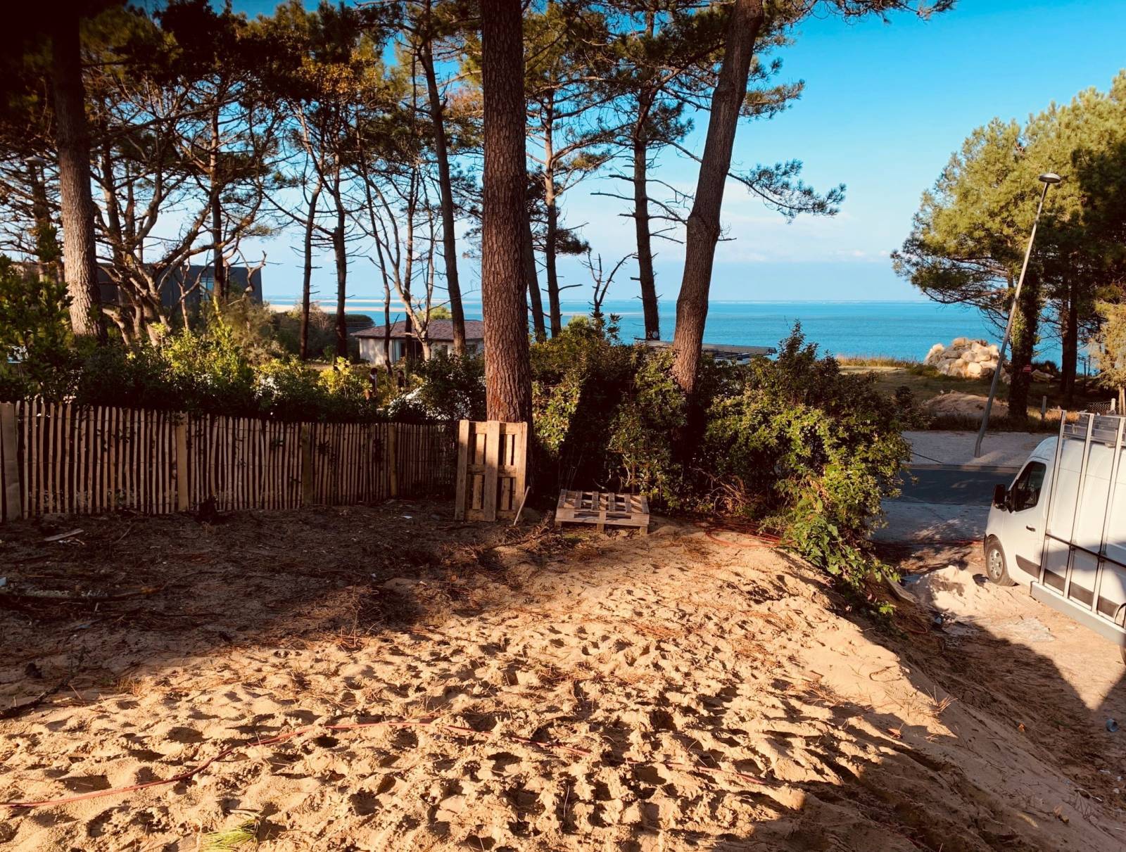 AVANT CHANTIER - Murs de soutènement en traverses bois sur le bassin d'Arcachon