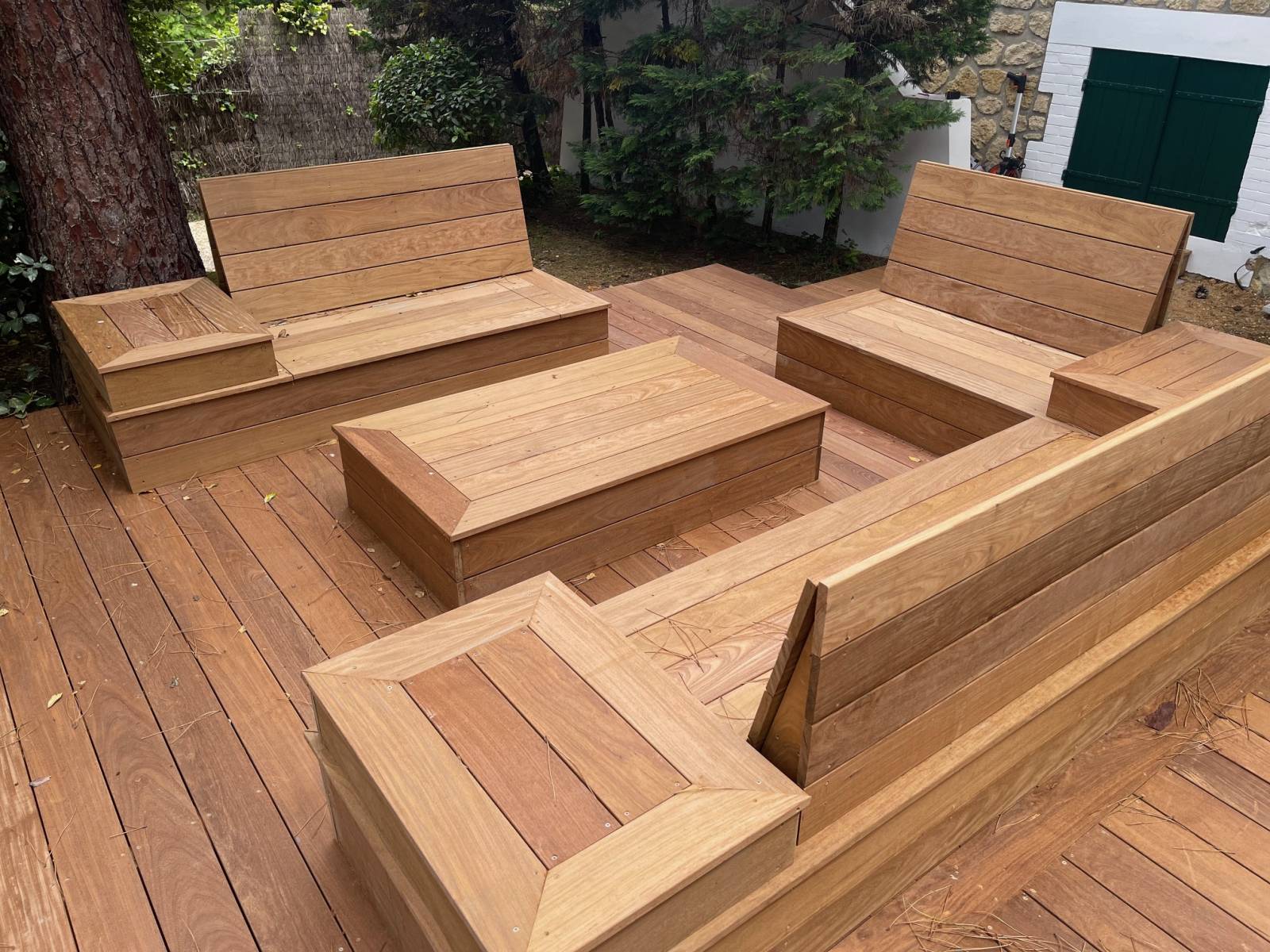 Réalisation de bancs sur mesure en bois exotique IPE sur le bassin d'Arcachon