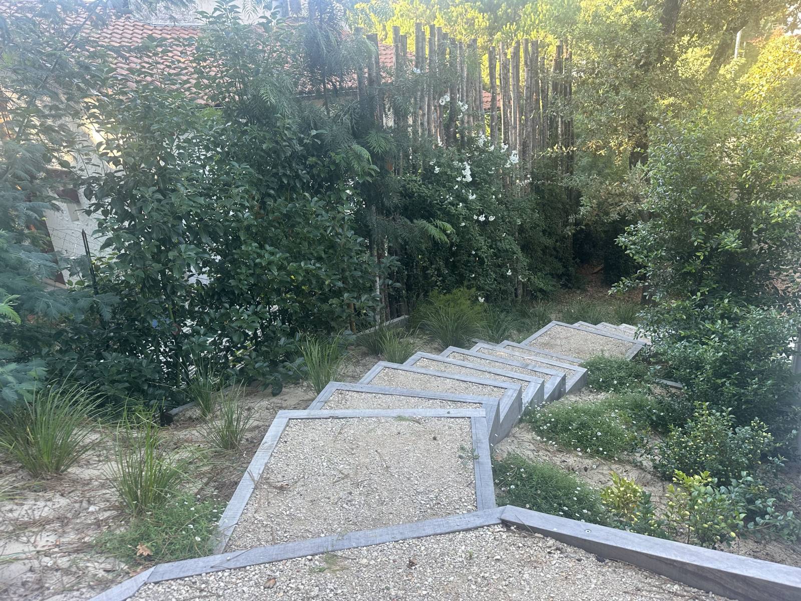 Création d'un escalier en bois et béton désactivé sur le Bassin D'Arcachon