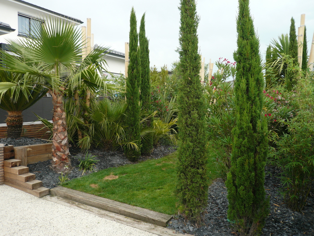 Architecte paysagiste en Gironde: Aménagement paysager aux abords d'une piscine à Bordeaux