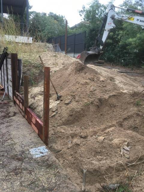 Avant - sol dunaire - Escalier extérieur en béton désactivé sur le bassin d'Arcachon
