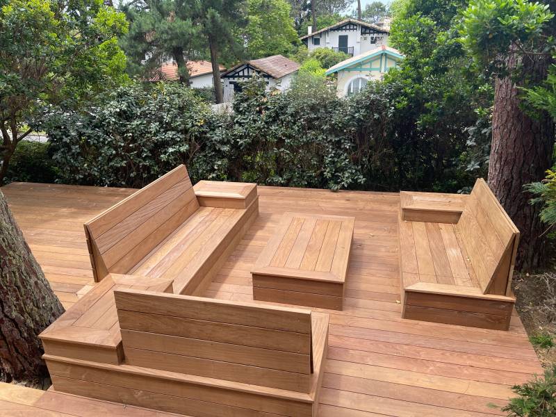 Réalisation de terrasse et mobilier extérieur en bois exotique sur le Bassin d'Arcachon